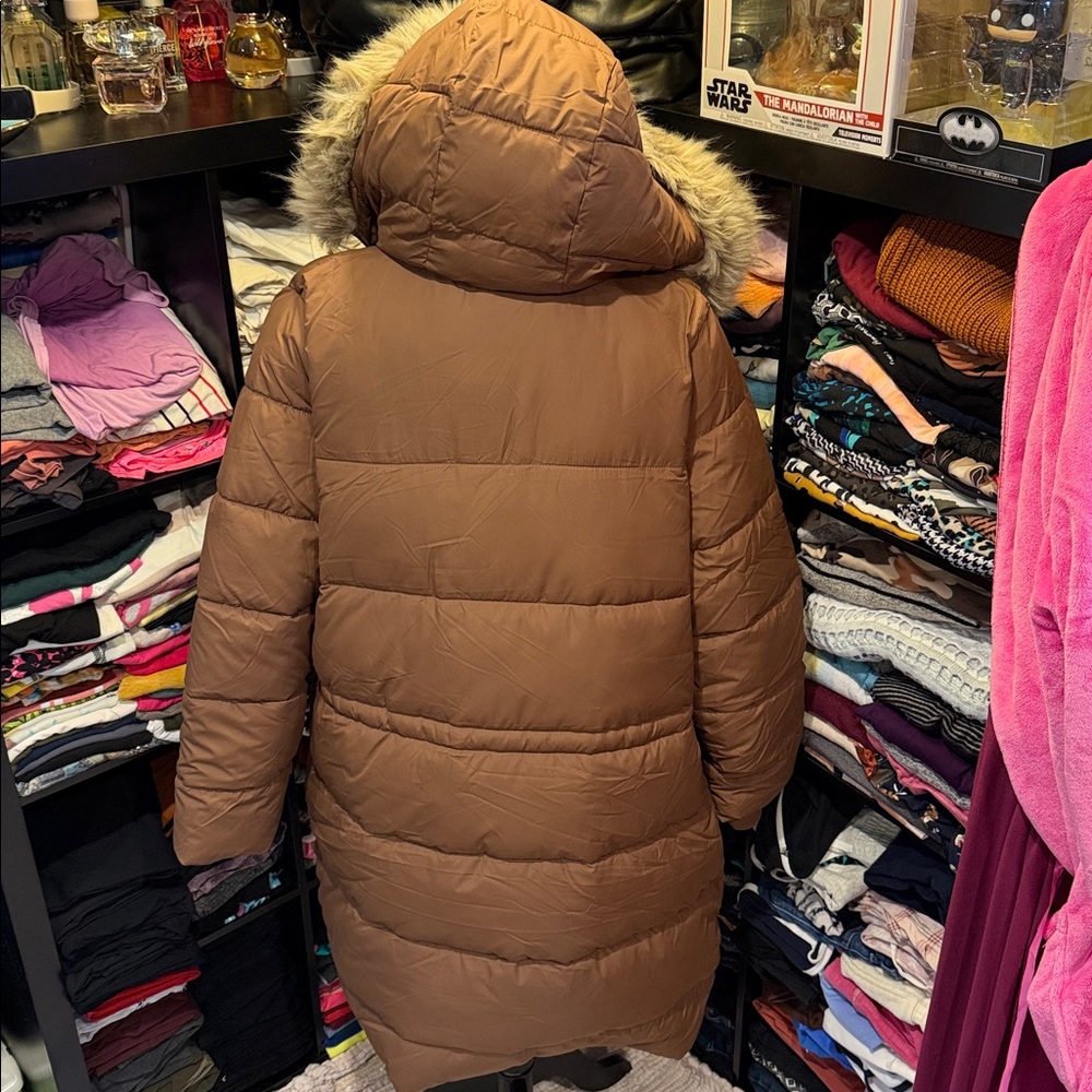 #20. Hollister Long Tan Puffer Coat with Fur Trim. Xxl - Picture 4 of 15
